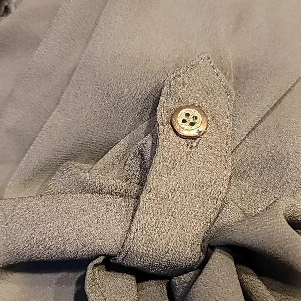 Zenobia Olive green blouse NWT - Picture 11 of 11